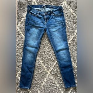 Hollister low rise skinny jean 13r